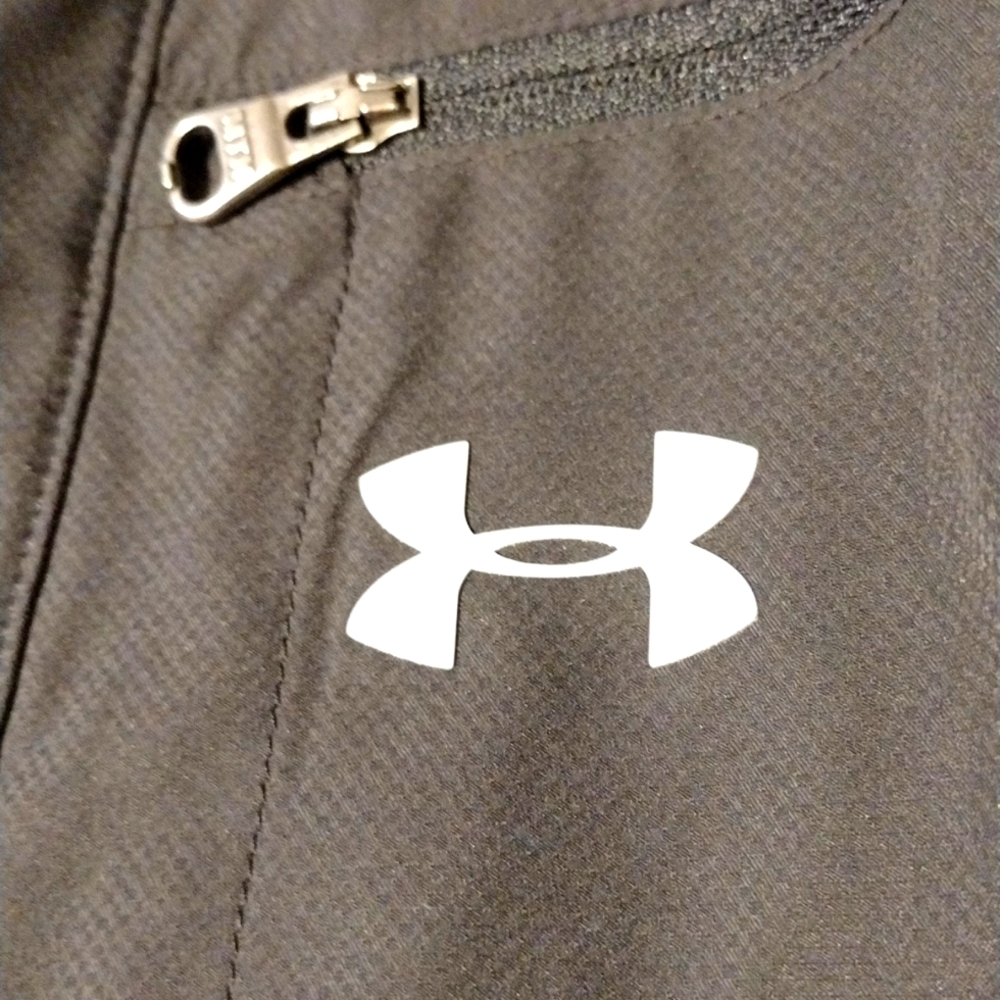 Under Armour Button Shirt, Vented back. Like New.